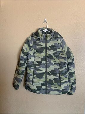 Time and Tru Women's Camouflage Hooded Puffer Jacket - Green/Gray